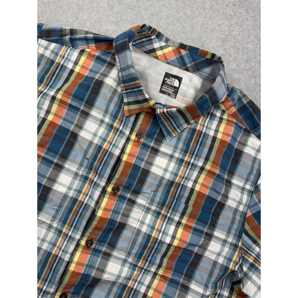 The North Face L Plaid Multicolor Woven Nylon Polyester SS Button-Up Shirt